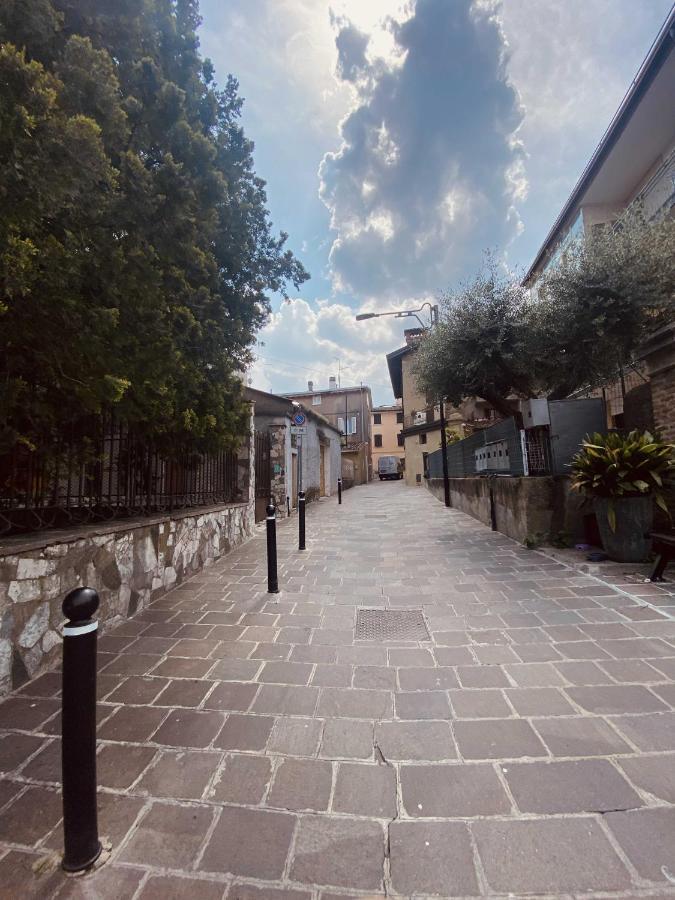 Apartamento Antico Borgo Desenzano del Garda Exterior foto