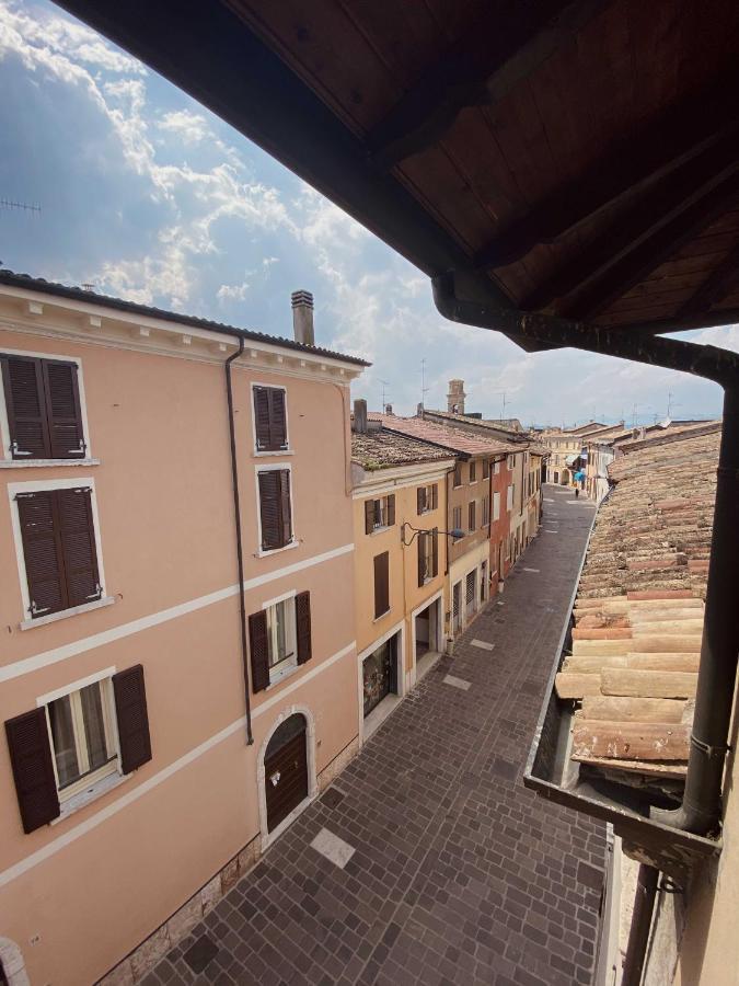 Apartamento Antico Borgo Desenzano del Garda Exterior foto