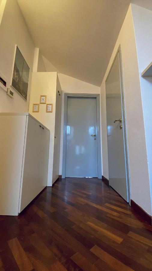 Apartamento Antico Borgo Desenzano del Garda Exterior foto