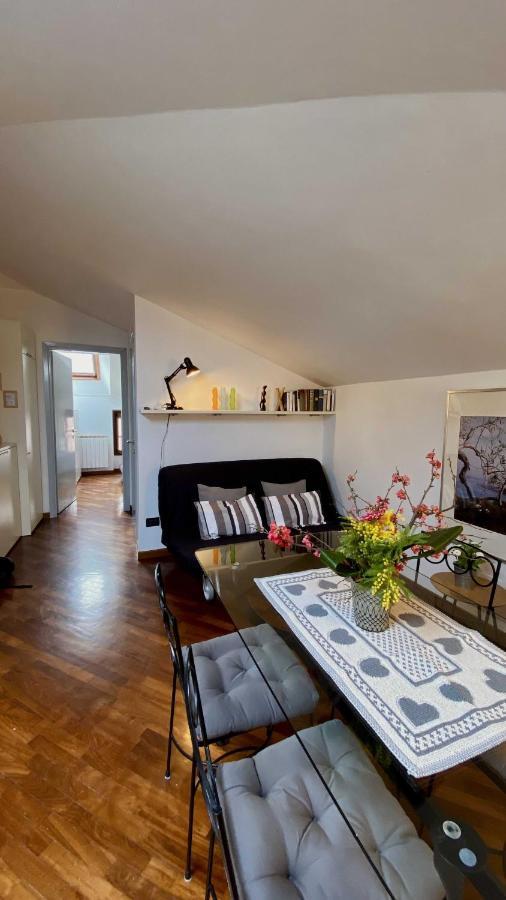 Apartamento Antico Borgo Desenzano del Garda Exterior foto