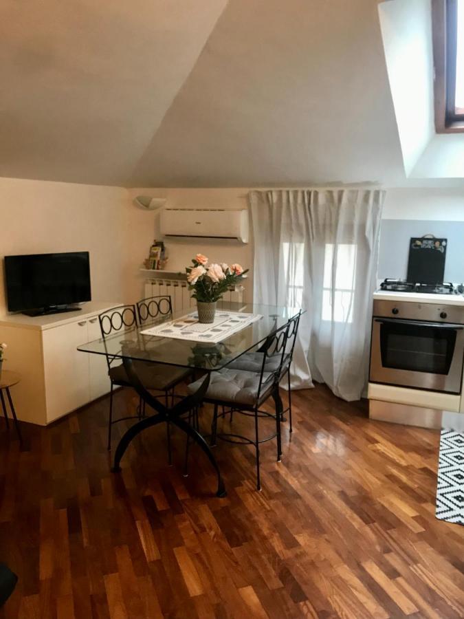 Apartamento Antico Borgo Desenzano del Garda Exterior foto