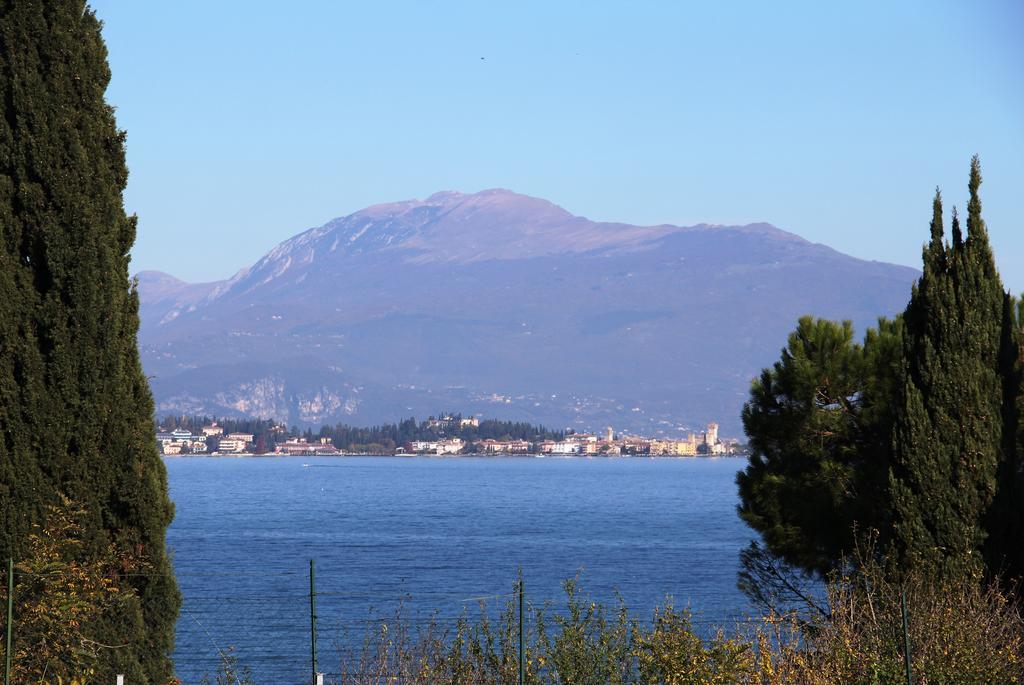 Apartamento Antico Borgo Desenzano del Garda Exterior foto